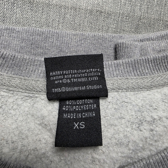 Universal Studios Hufflepuff Sweatshirt - Raglan Ruffle Hem Women's Size XS - Picture 6 of 8